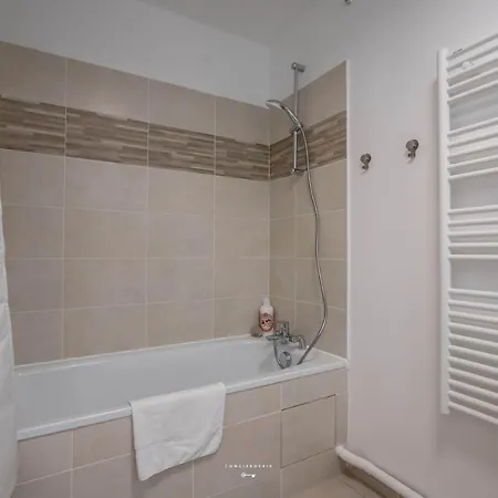 *disneyland-paris*4pers, Netflix, Parking, Wifi * Serris